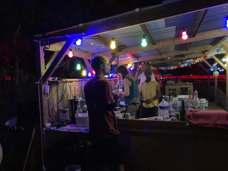 gallery2023_bar.jpg